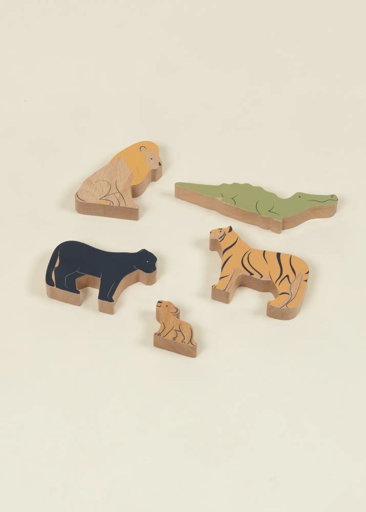 Set of 5 Predators on Wooden Plate