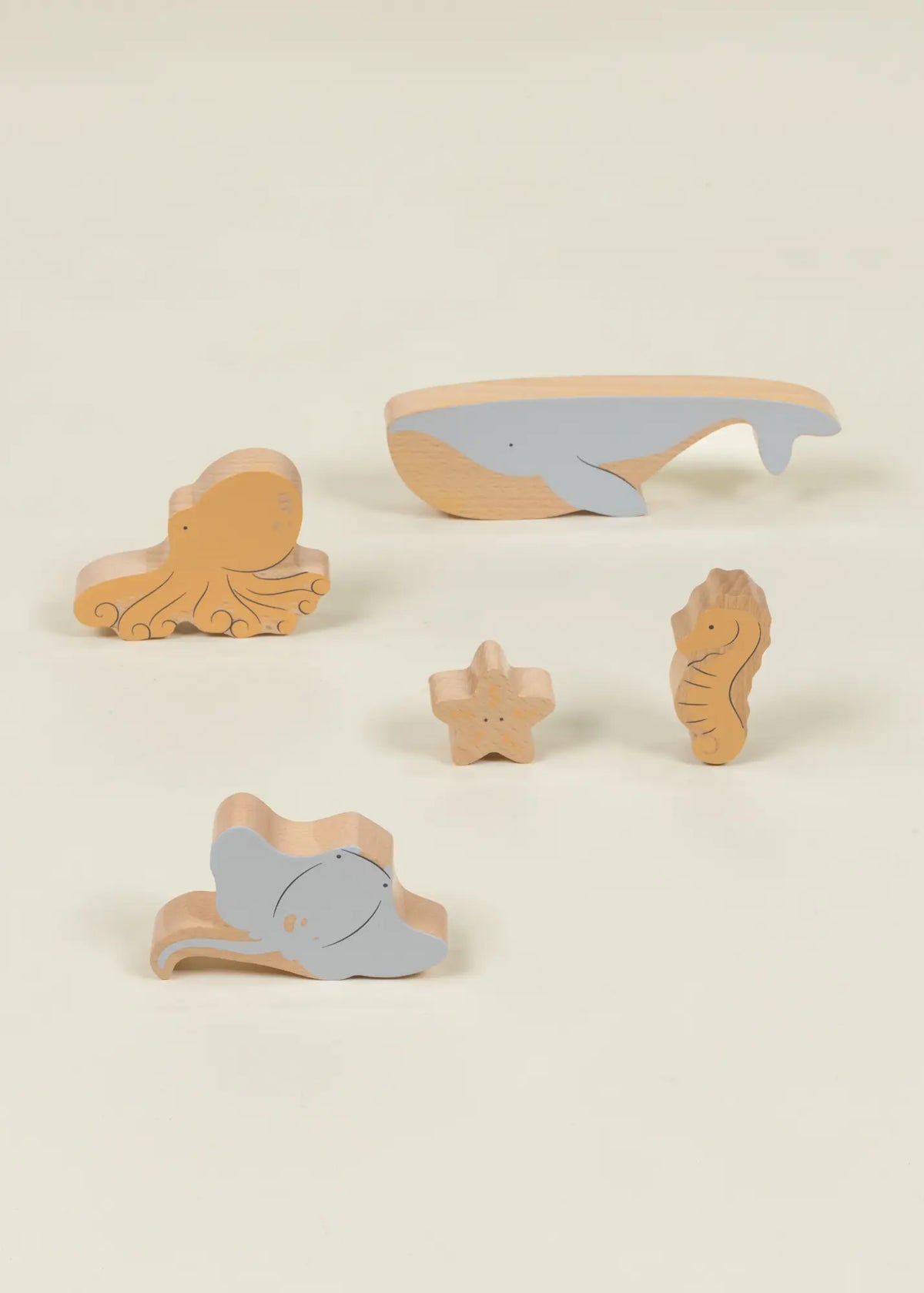 5 Sea Animals on Wooden Plate
