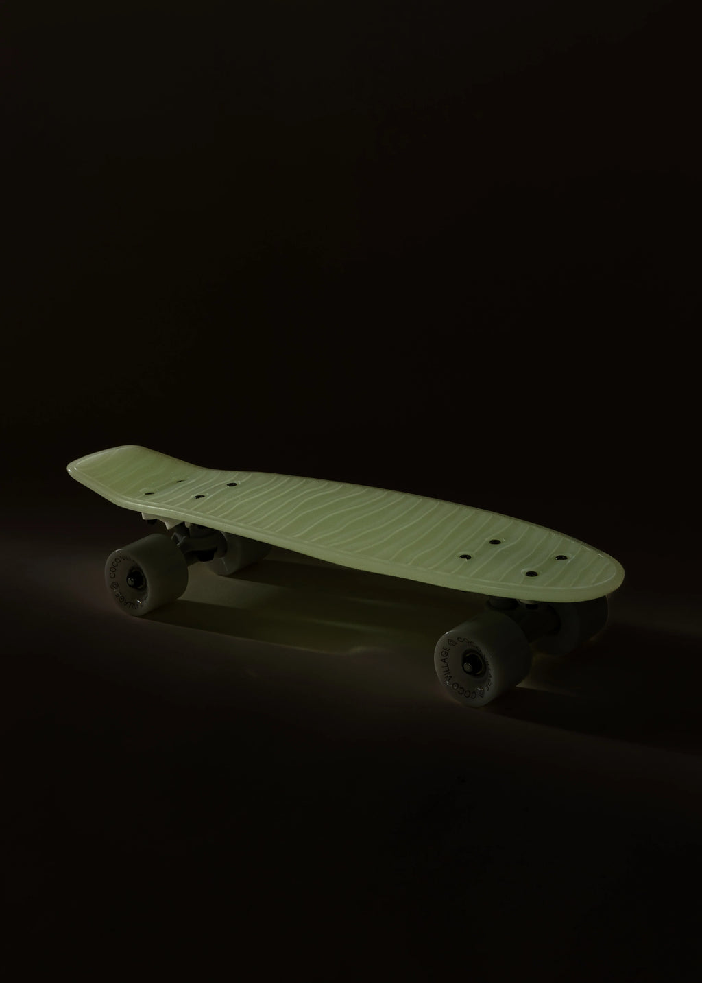 Kids’ Pintail Cruiser Skateboard–Glow in the Dark