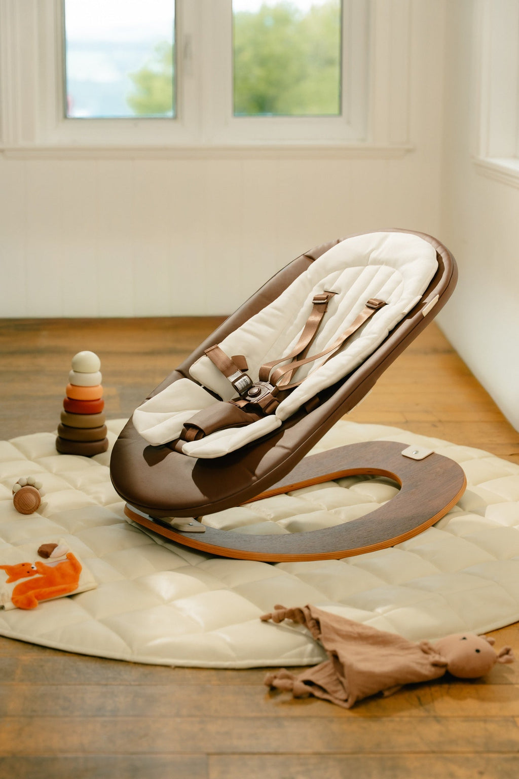 Convertible Newborn Bouncer Seat for – Macramé & Walnut