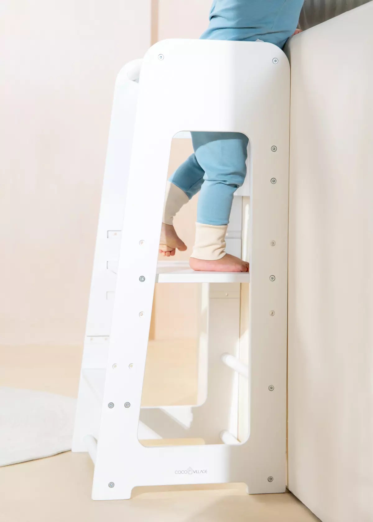 Educational Tower - White