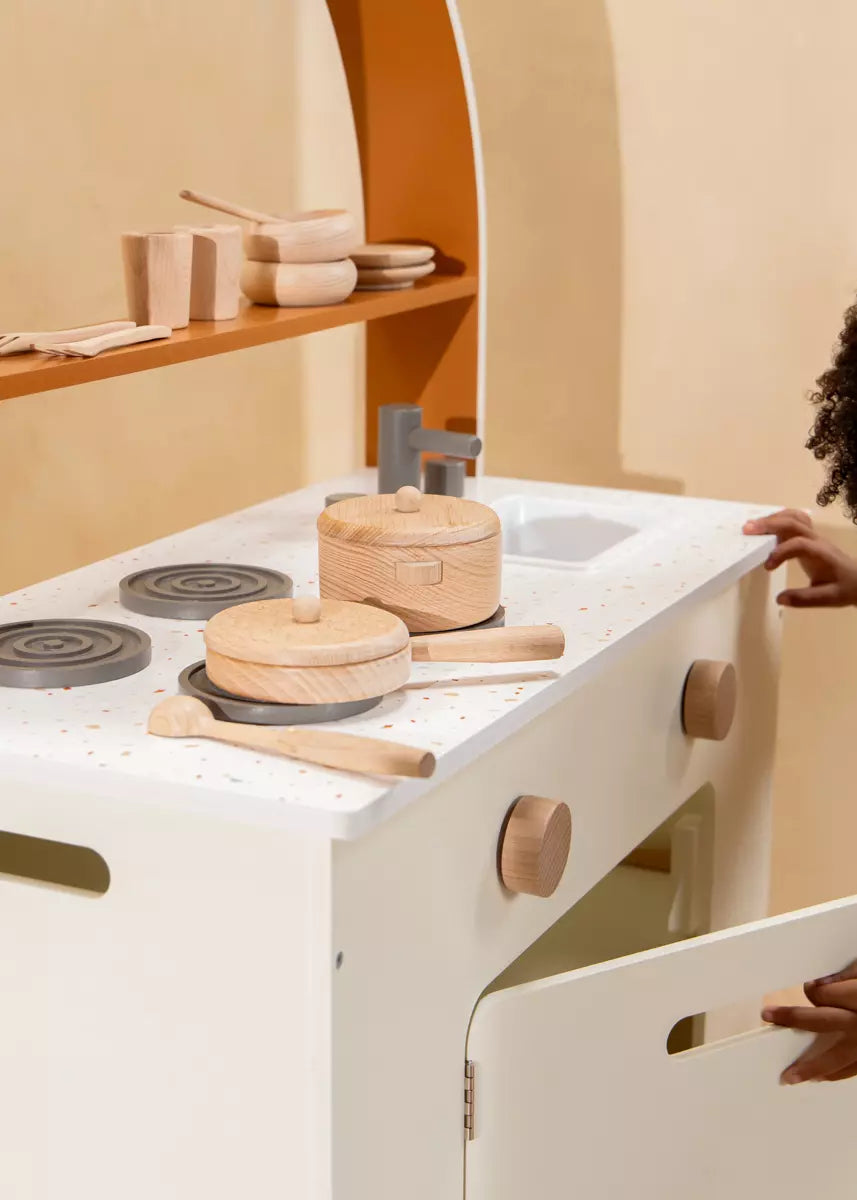 Wooden Pots and Pans Play